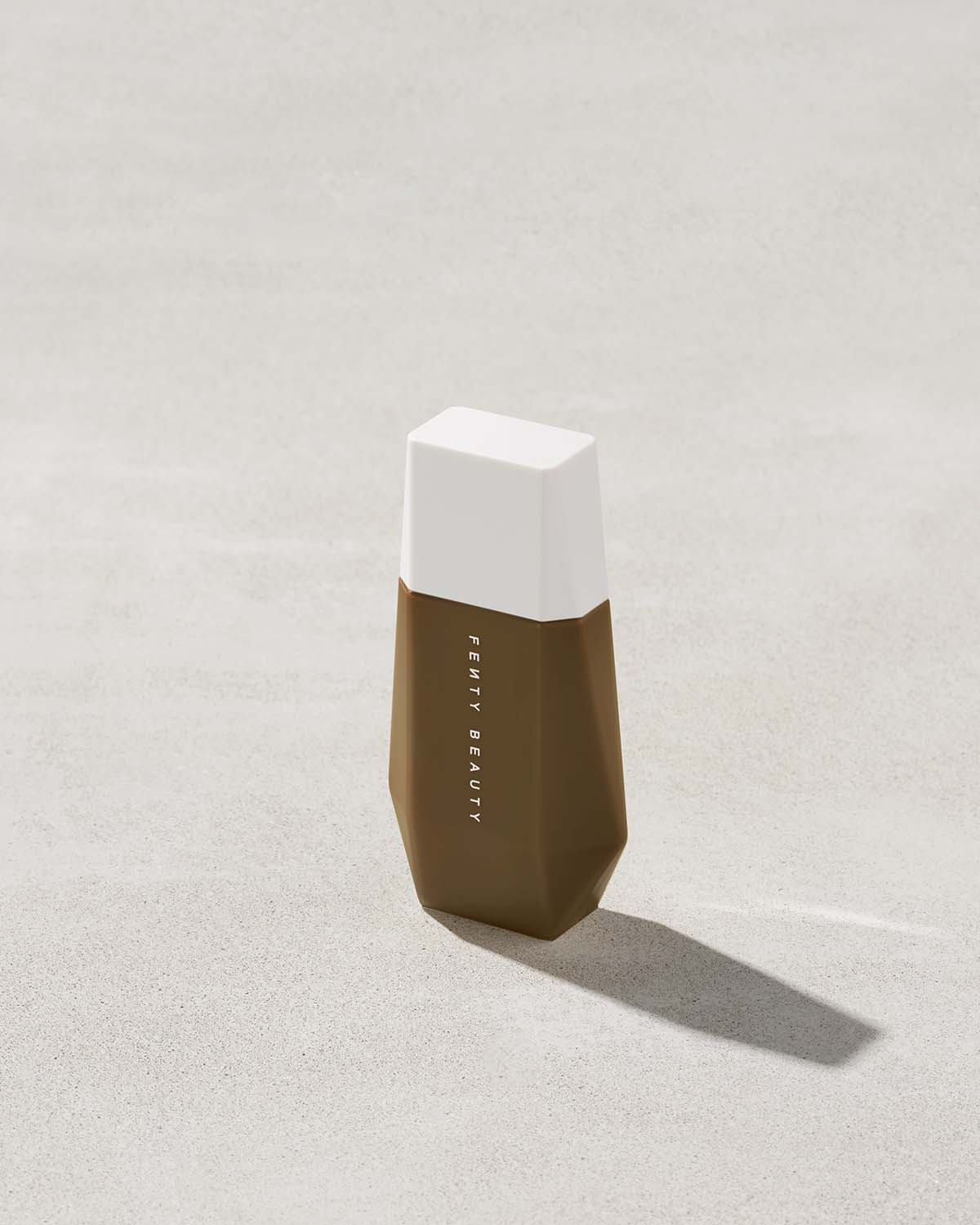 Eaze Drop Lightweight Blurring Skin Tint — 21